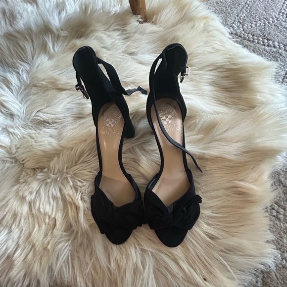 Vince Camuto 3” Bow Block Heel Sandal - Picture 5 of 5